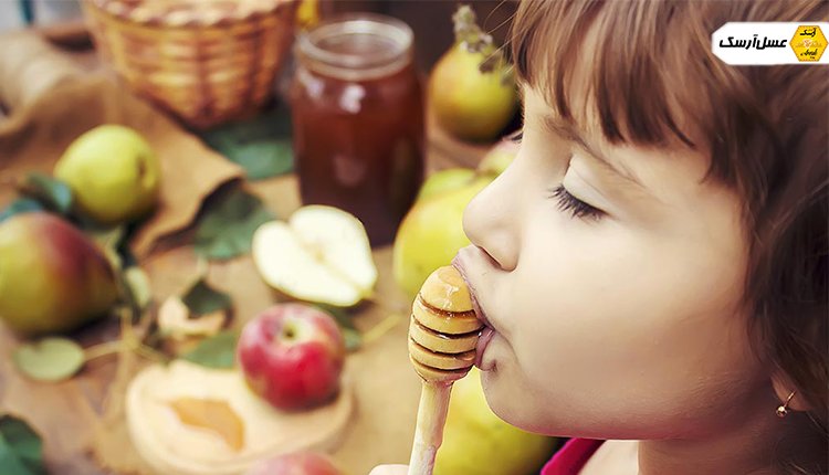 تغذیه عسل با کودکان